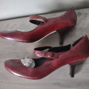 Max Studio - oxblood red leather mary janes pumps - vintage - GUC - size 9